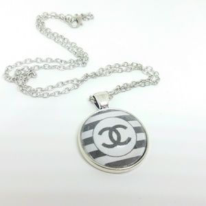 Fashion Cabochen Pendant Necklace